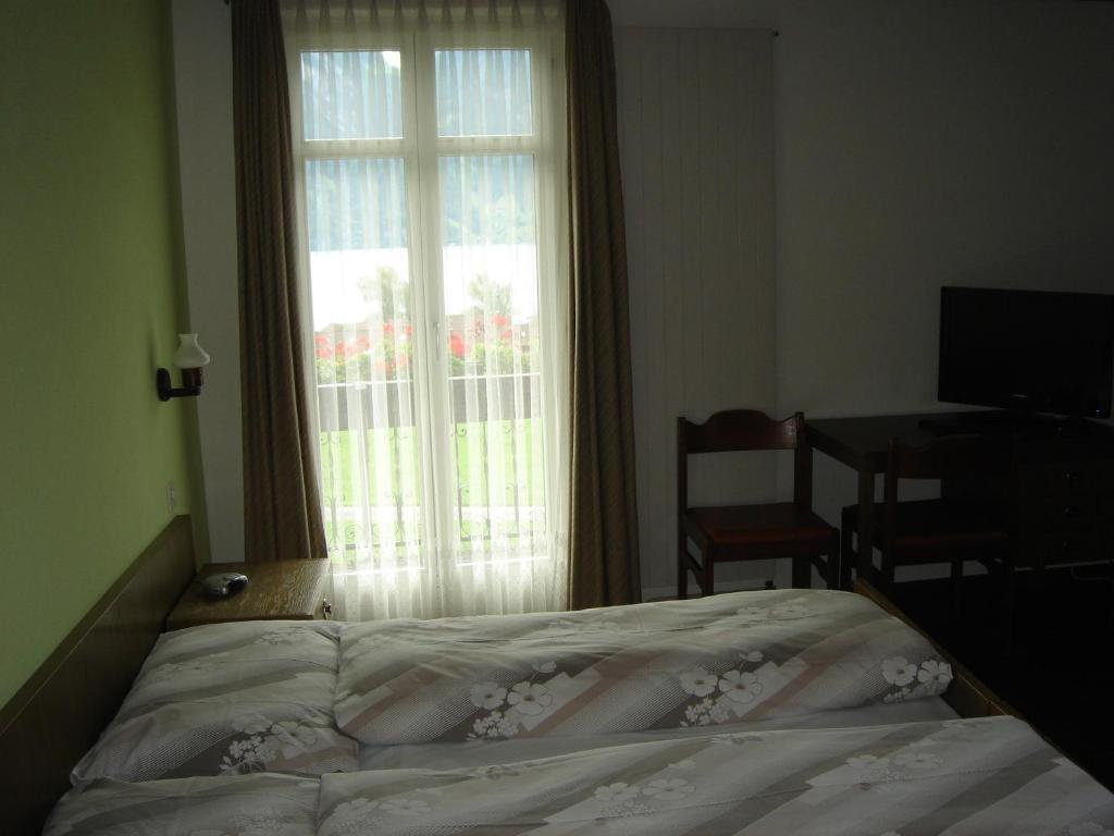 Hotel Eden Sisikon Pokoj fotografie